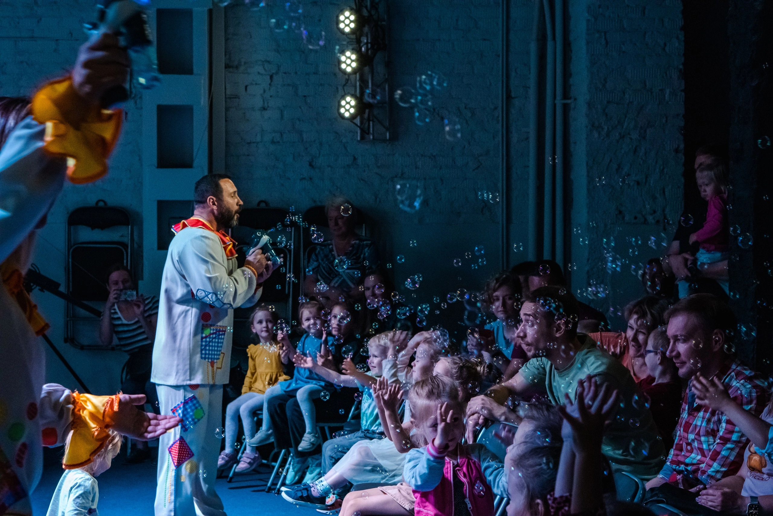 Три поросенка — сцена